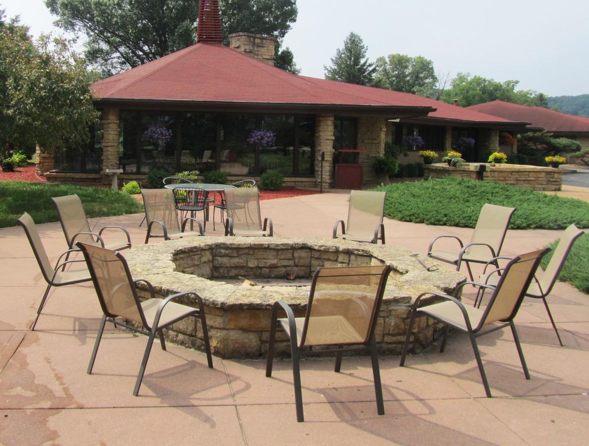 Spring Valley Inn Spring Green Exterior foto