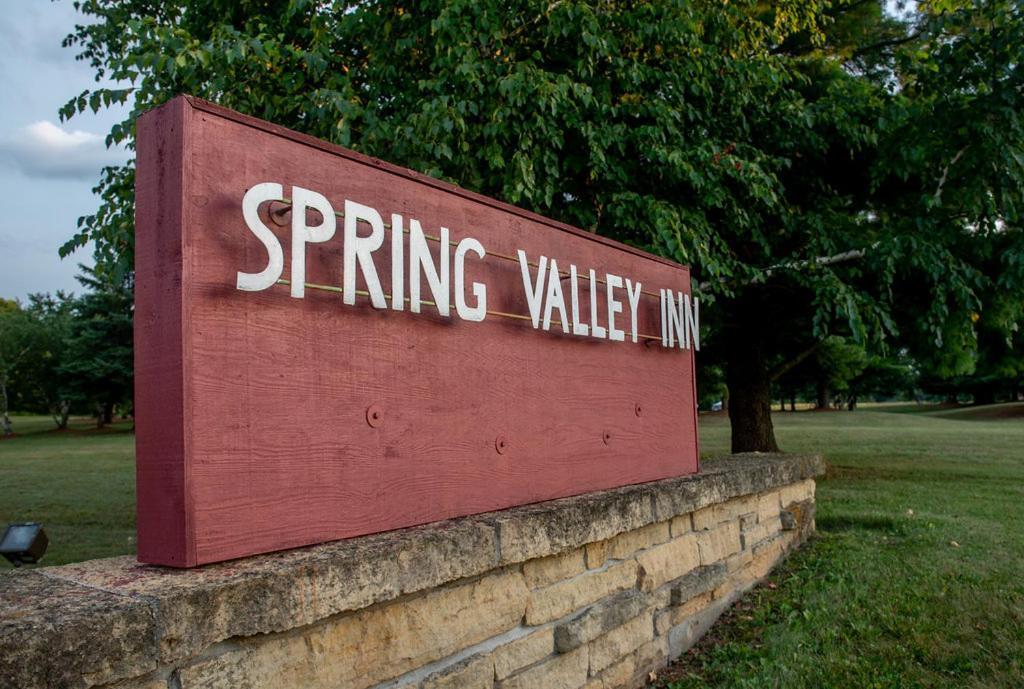 Spring Valley Inn Spring Green Exterior foto